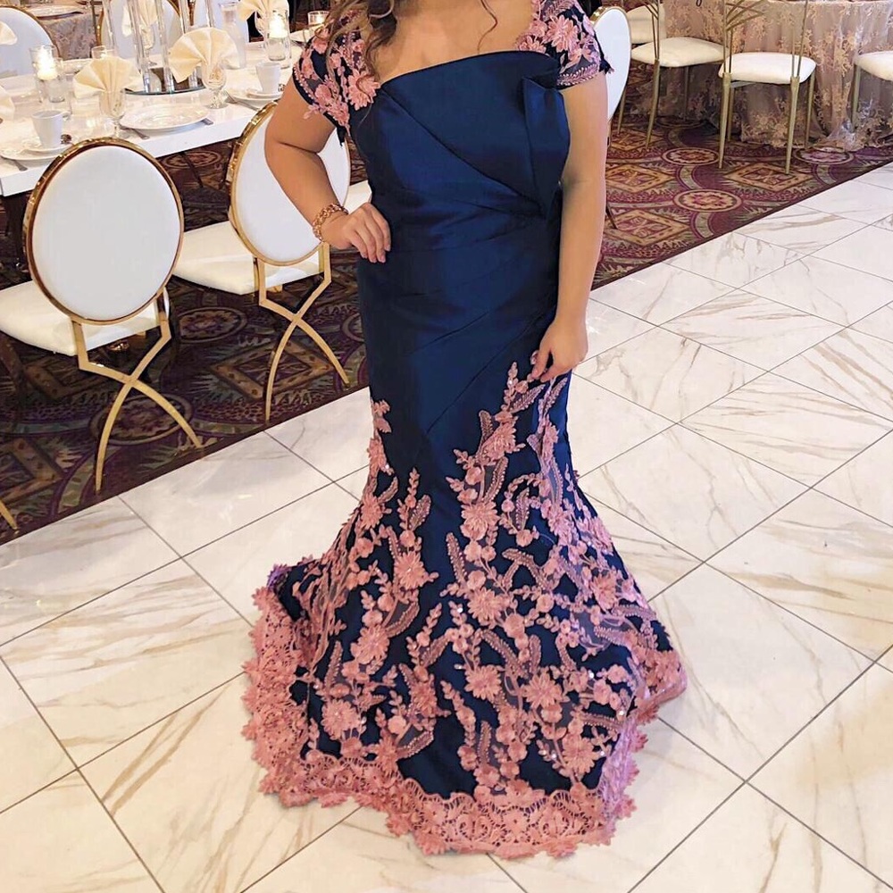 Macduggal formal evening / prom gown.